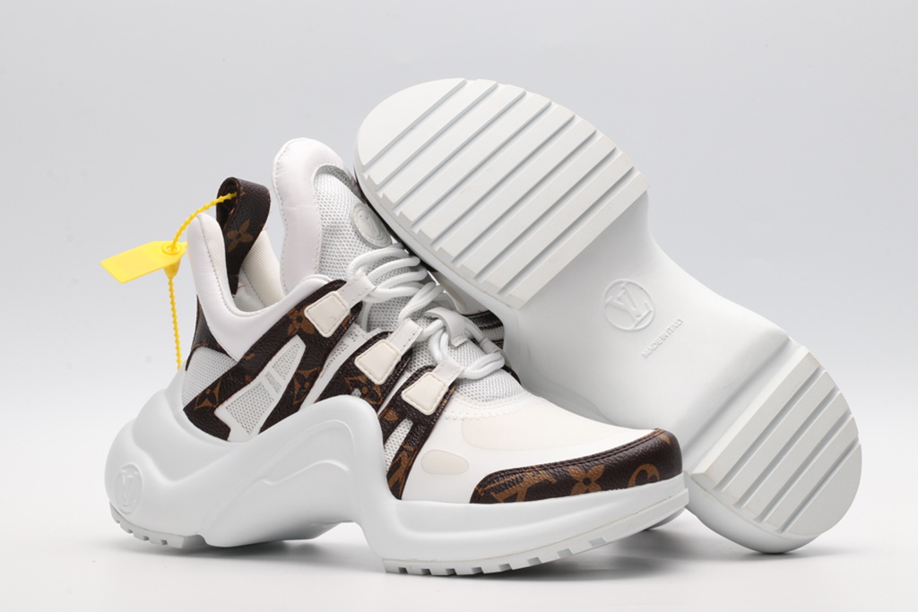 L*V SNEAKER